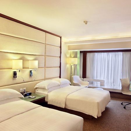 Regal Kowloon Hotel Гонконг Екстер'єр фото