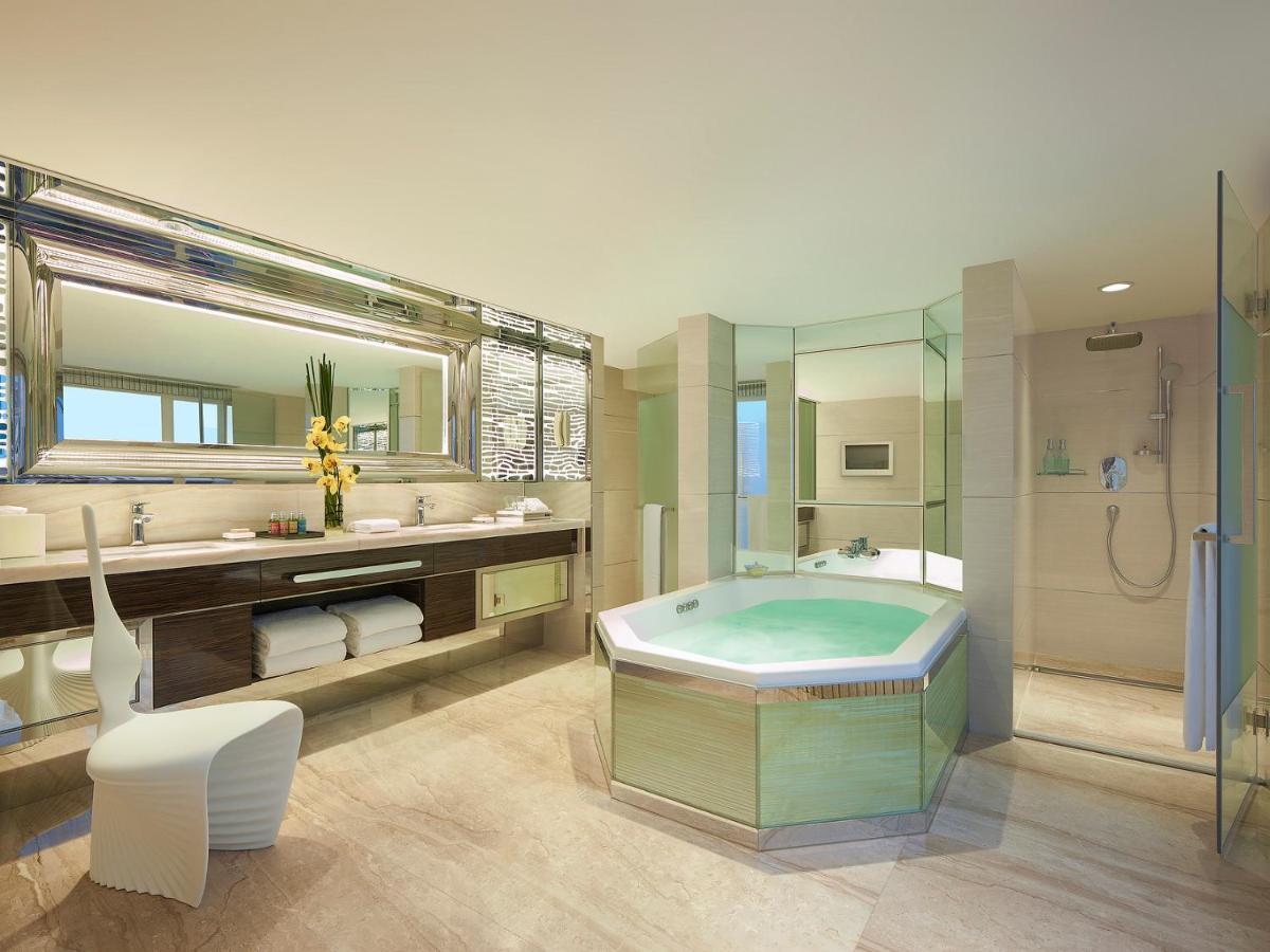 Regal Kowloon Hotel Гонконг Екстер'єр фото