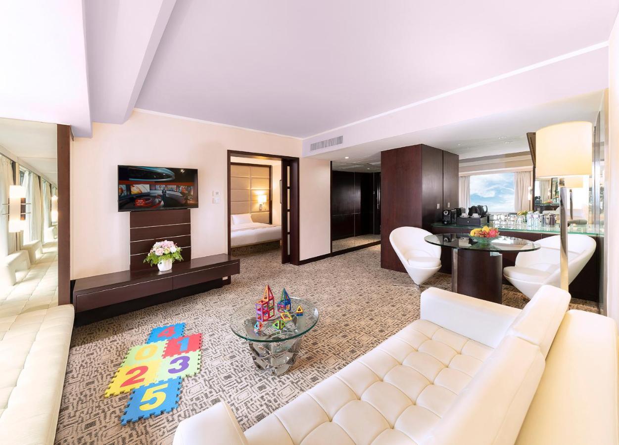 Regal Kowloon Hotel Гонконг Екстер'єр фото